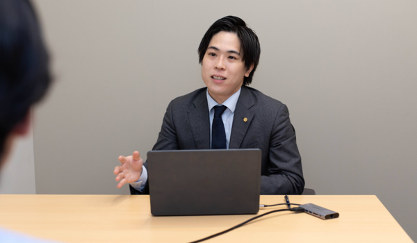 無料でこんなに!?今の就活市場や今後伸びていく業界を丁寧に教えてくれる